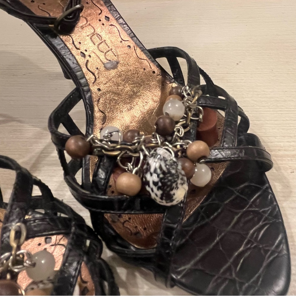 Jessica Bennett Black Strappy Heels Shell & Bead Detail Pumps Size 6 🐚✨ - Picture 2 of 7